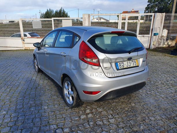Ford Fiesta · Ano 2010 87-JJ-79