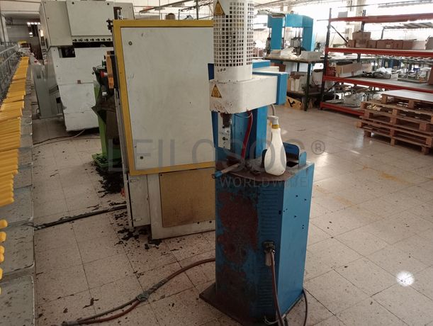 Sifione · Máquinas de rebater · Máquina de fechar calcanheiras · Reativador de contrafortes