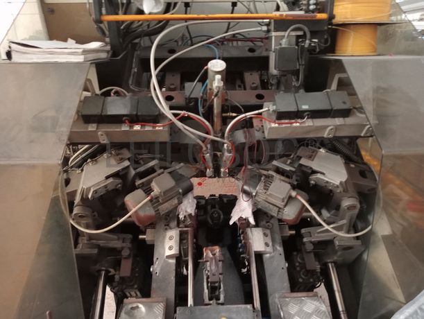 Sifione · Máquinas de rebater · Máquina de fechar calcanheiras · Reativador de contrafortes