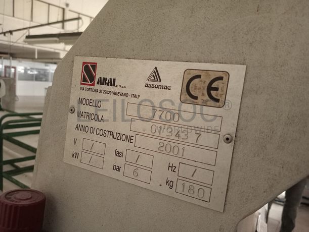 Máquina de meter parafusos · Máquina de pregar saltos