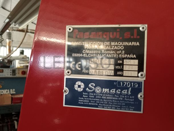 Máquina de colar solas