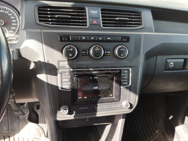 Volkswagen Caddy · Ano 2016