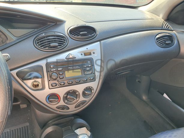 Ford Focus · Ano 2001