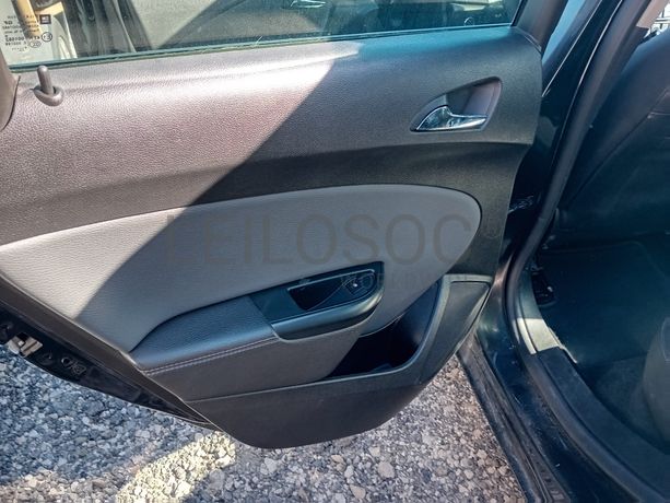 Opel Astra · Ano 2014