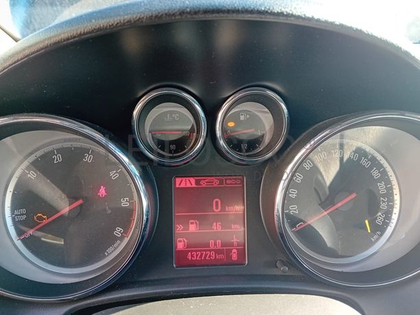 Opel Astra · Ano 2014