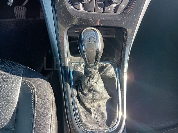 Opel Astra · Ano 2014