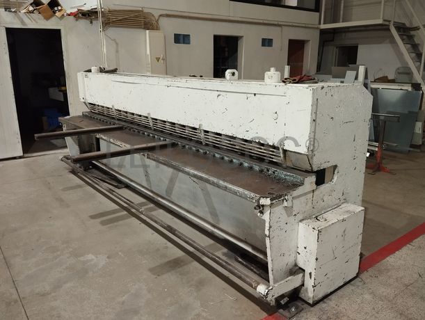 Equipamentos · Indústria Metalomecânica