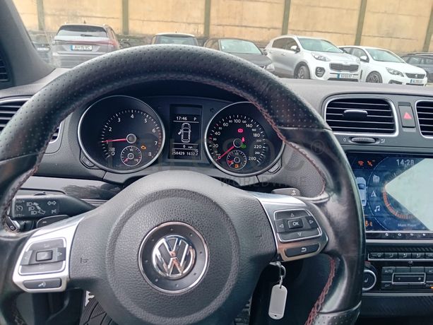 Volkswagen Golf GTI · Ano 2010