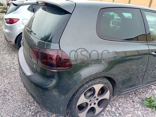 Volkswagen Golf GTI · Ano 2010