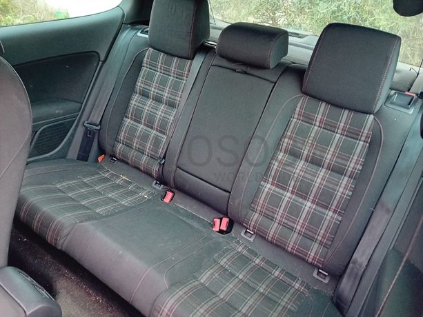 Volkswagen Golf GTI · Ano 2010