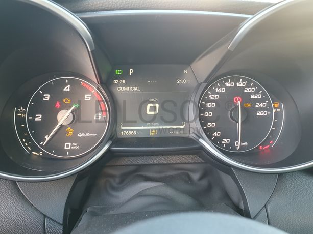 Alfa Romeu Giulia · Ano 2016