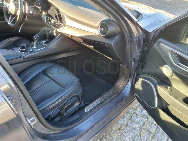 Alfa Romeu Giulia · Ano 2016