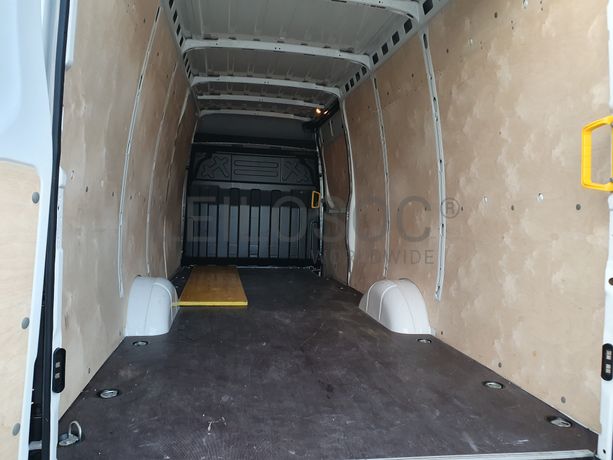 Iveco 35S18 · Ano 2023