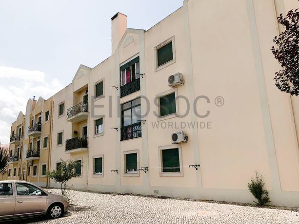 Leilão Suspenso - Apartamento T4 + Arrecadação · Ponte de Sor