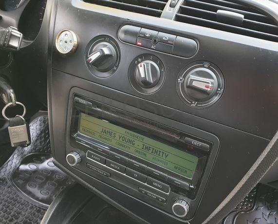 Seat Leon 1.6 TDI · Ano 2012