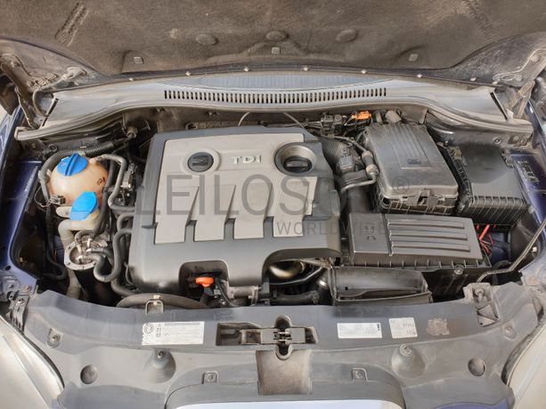Seat Leon 1.6 TDI · Ano 2012