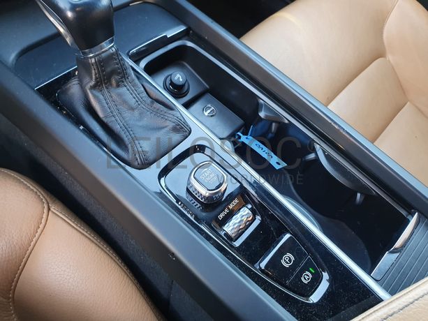 Volvo XC60 D4 · Ano 2019