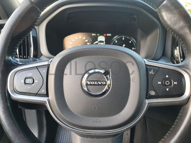 Volvo XC60 D4 · Ano 2019