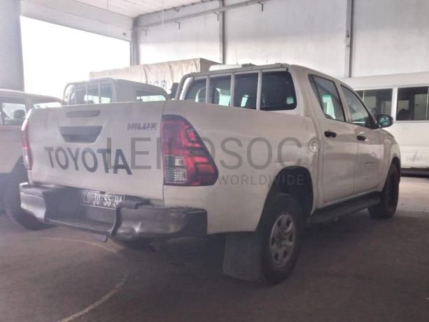 Toyota HILUX DC (4x4)