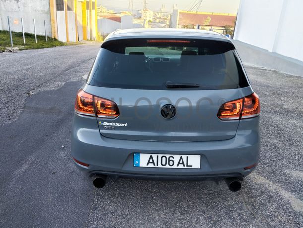 Volkswagen Golf 2.0 GTI · Ano 2010