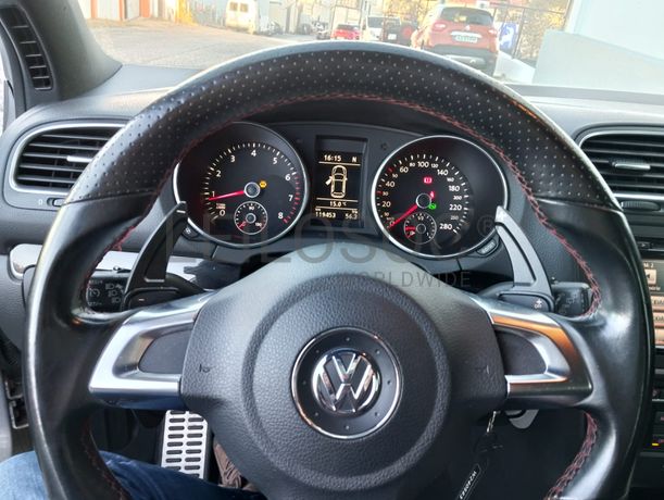 Volkswagen Golf 2.0 GTI · Ano 2010