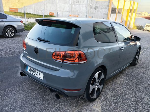 Volkswagen Golf 2.0 GTI · Ano 2010