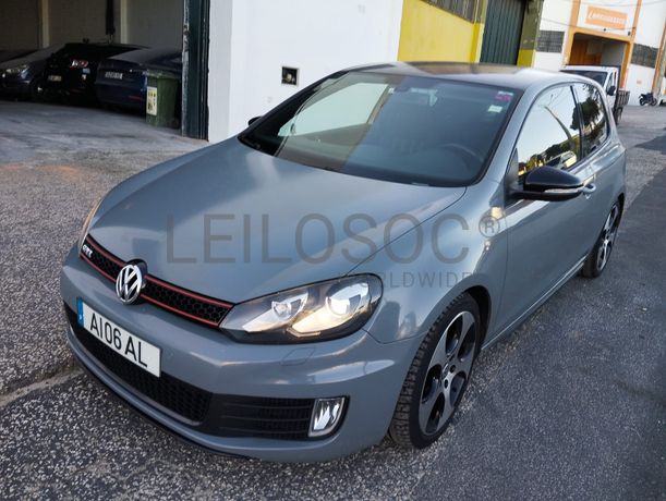 Volkswagen Golf 2.0 GTI · Ano 2010