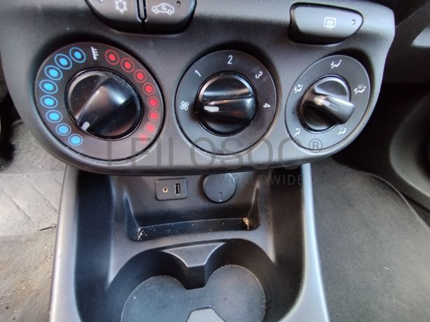 Opel Corsa · Ano 2015