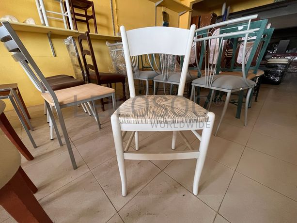 Cadeiras de madeira