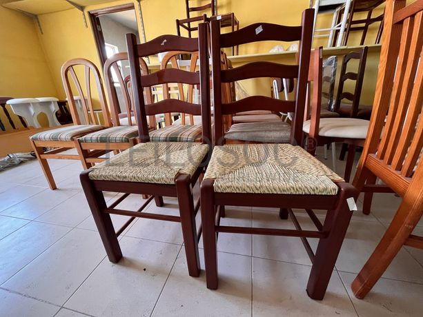 Cadeiras de madeira