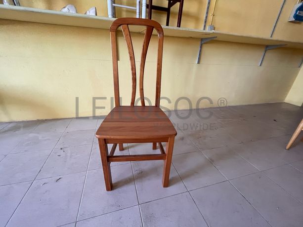Cadeira de madeira