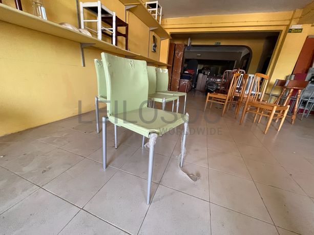 Cadeiras metálicas