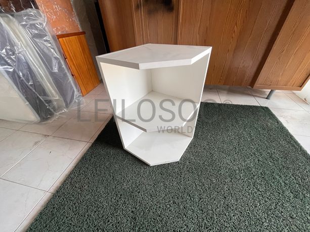 Móveis de canto em madeira