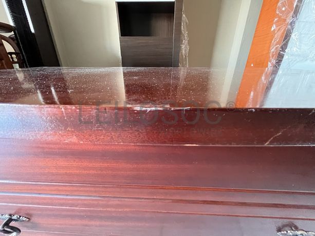 Cómoda de madeira com 3 gavetas