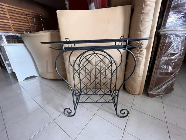 Móvel decorativo em ferro