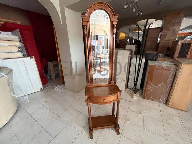 Consola de madeira entalhada com espelho