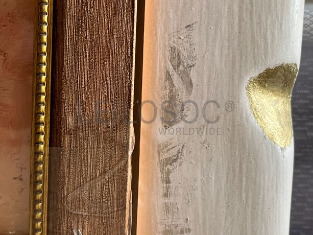 Quadro de parede com moldura de madeira