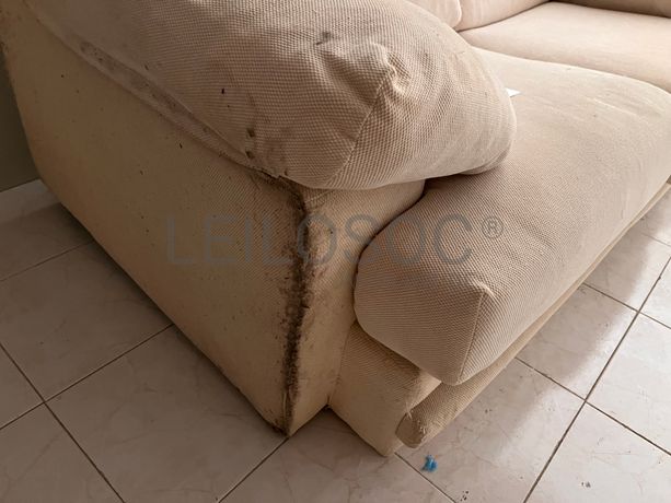 Sofá de dois lugares