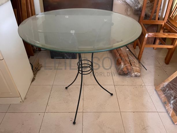 Mesa redonda pequena