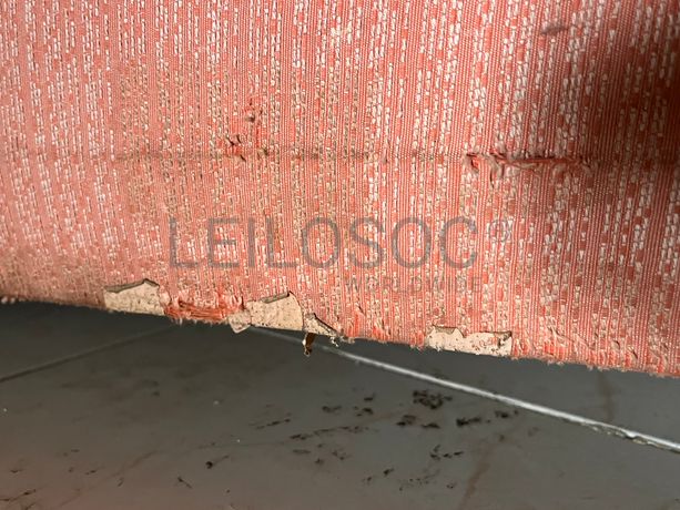 Sofá de três lugares