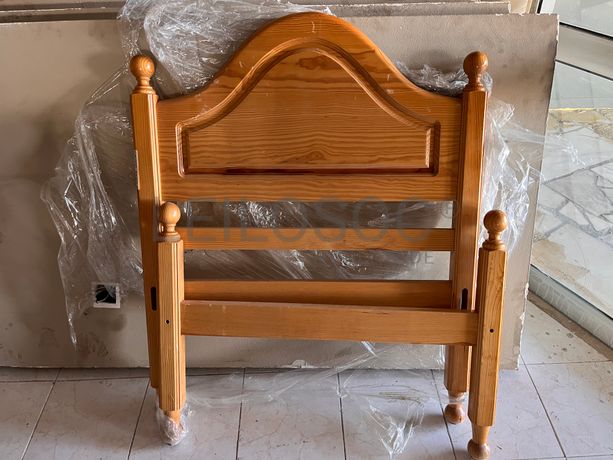 Cabeceira de cama em madeira