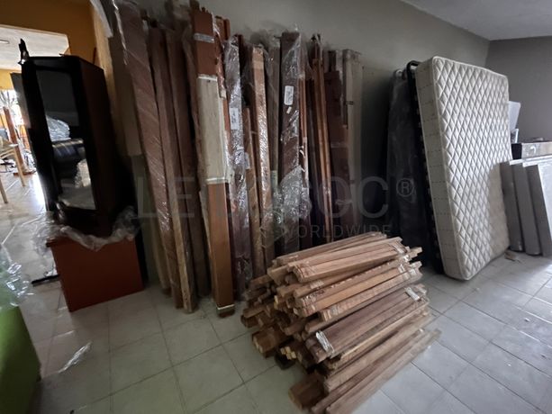 Peças de cama em madeira