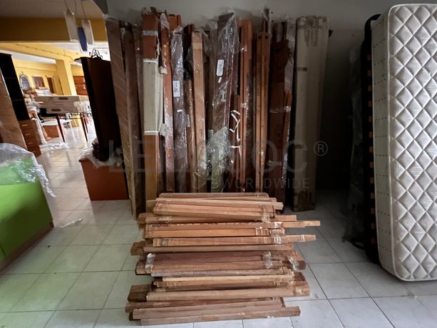 Peças de cama em madeira