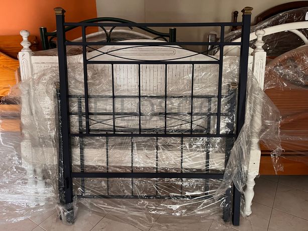 Cabeceira de cama em ferro