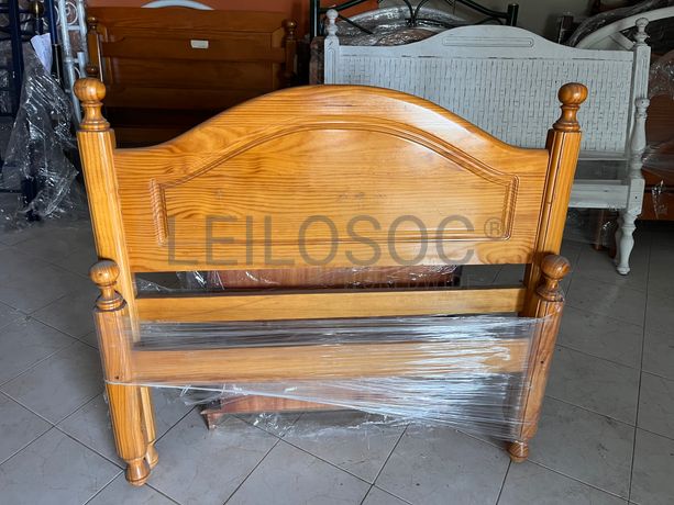 Cabeceira de cama em madeira