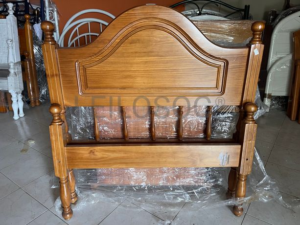 Cabeceira de cama em madeira