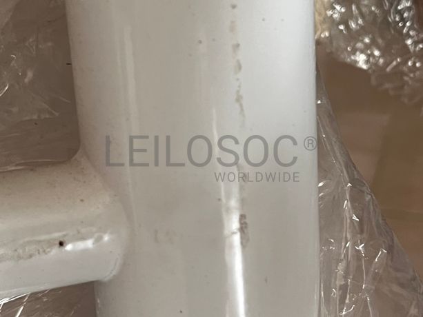 Cama com estrutura em ferro