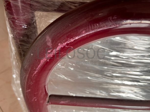 Cama com estrutura em ferro