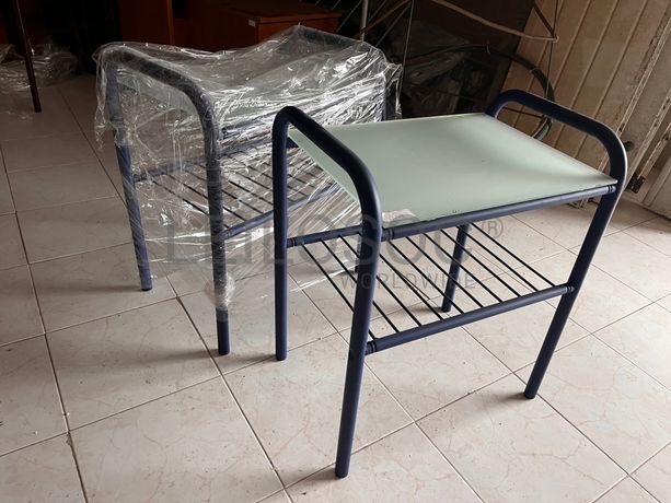 Móveis em ferro azul