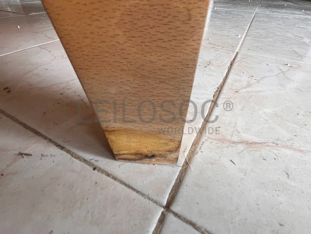 Móvel baixo de madeira